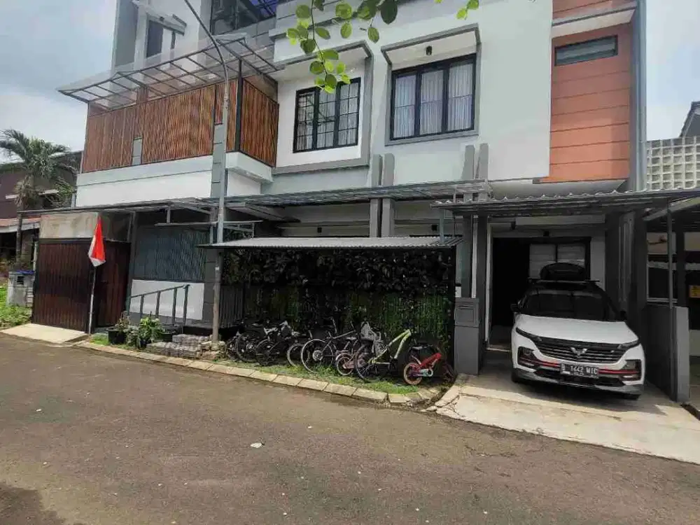 DIJual  Cepat Rumah Besar Premium 3,5 Lantai ada Kolam Renang Bersih Di
Mahagoni Park  Bintaro Jaya