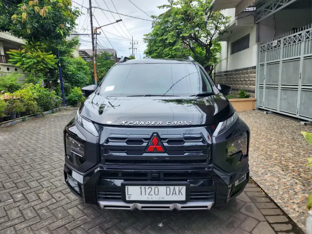 Mitsubishi Xpander Cross Premium 2022 Matic Hitam