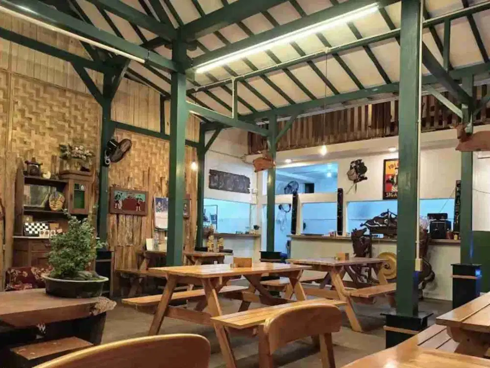 Dijual Rumah + Ruang Usaha Di Jalan Pelabuhan Ketapang, Sukun Malang