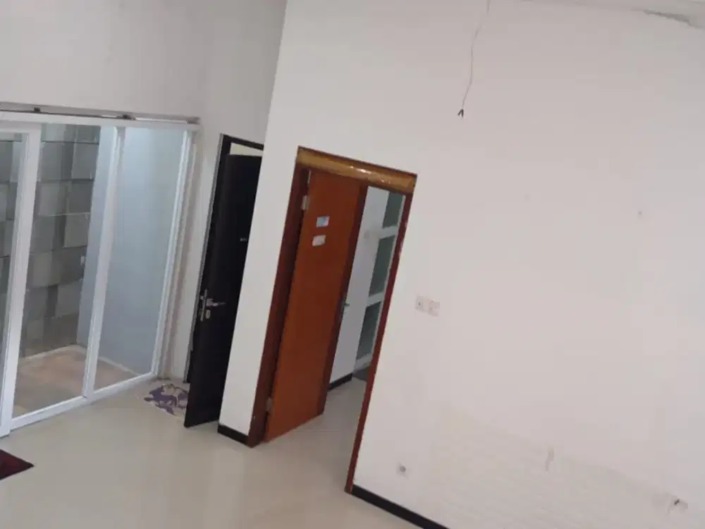 Di jual rumah 2Lantai di jln batu indah batununggal