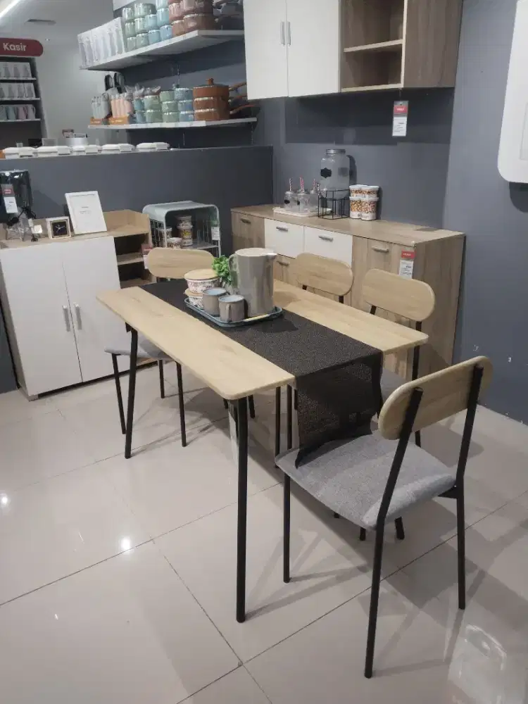 Liberty Dining Set By Selma