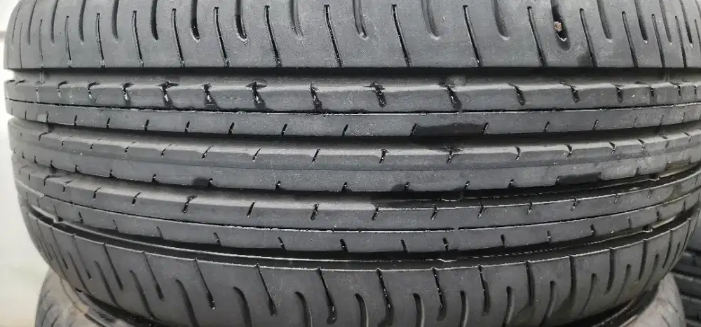 ban bekas ex zenix type q kondisi diatas 95%