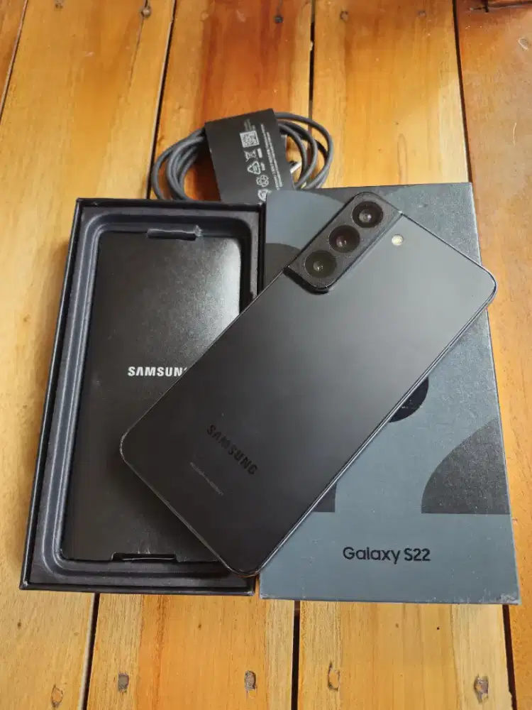 Samsung S22 8/128