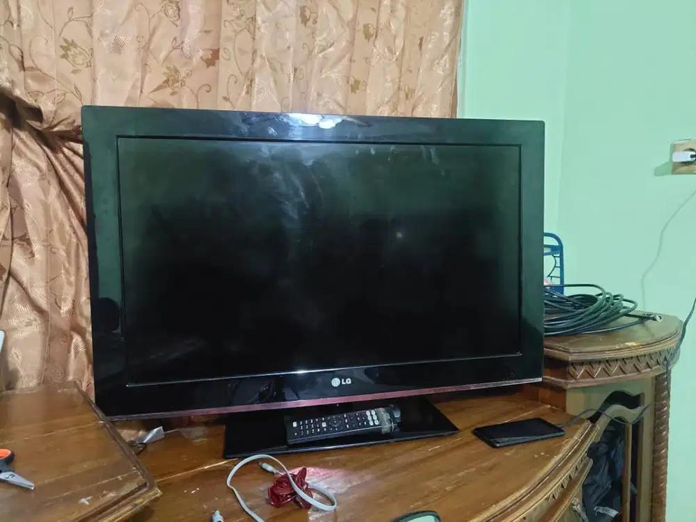 TV LED LG 32INCHES