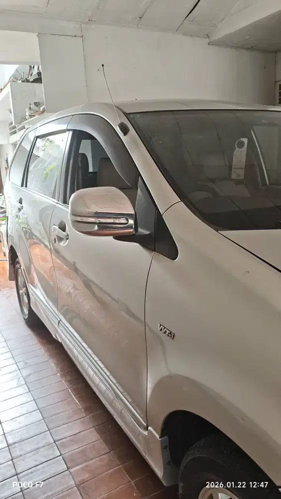 Dijual Mobil Avanza