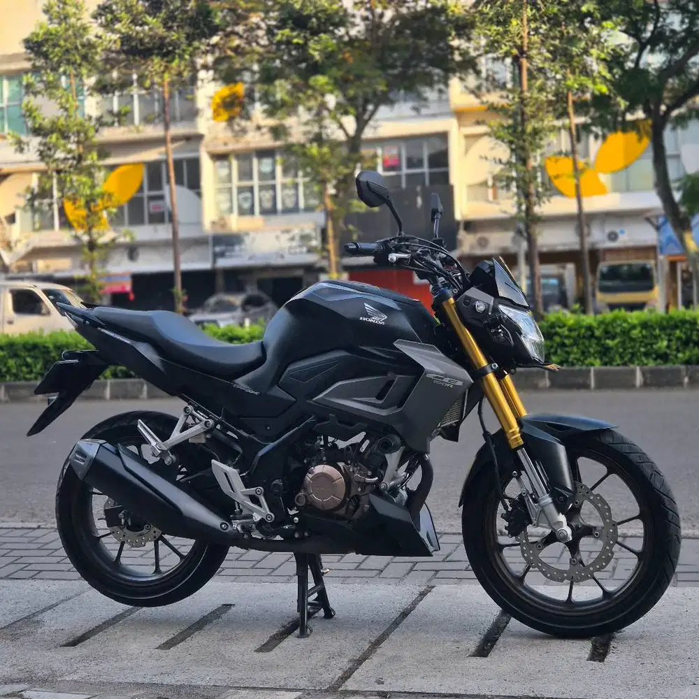 HONDA NEW CB150R 2023 HITAM LOW KM PAJAK PANJANG LIKE NEW