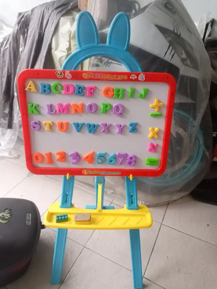 Papan tulis edukasi anak 3 in 1