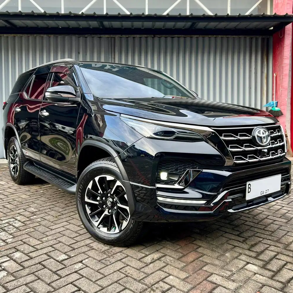 KM 29rb Toyota Fortuner 2.8 GR Diesel AT 4x2 Siap Pakai