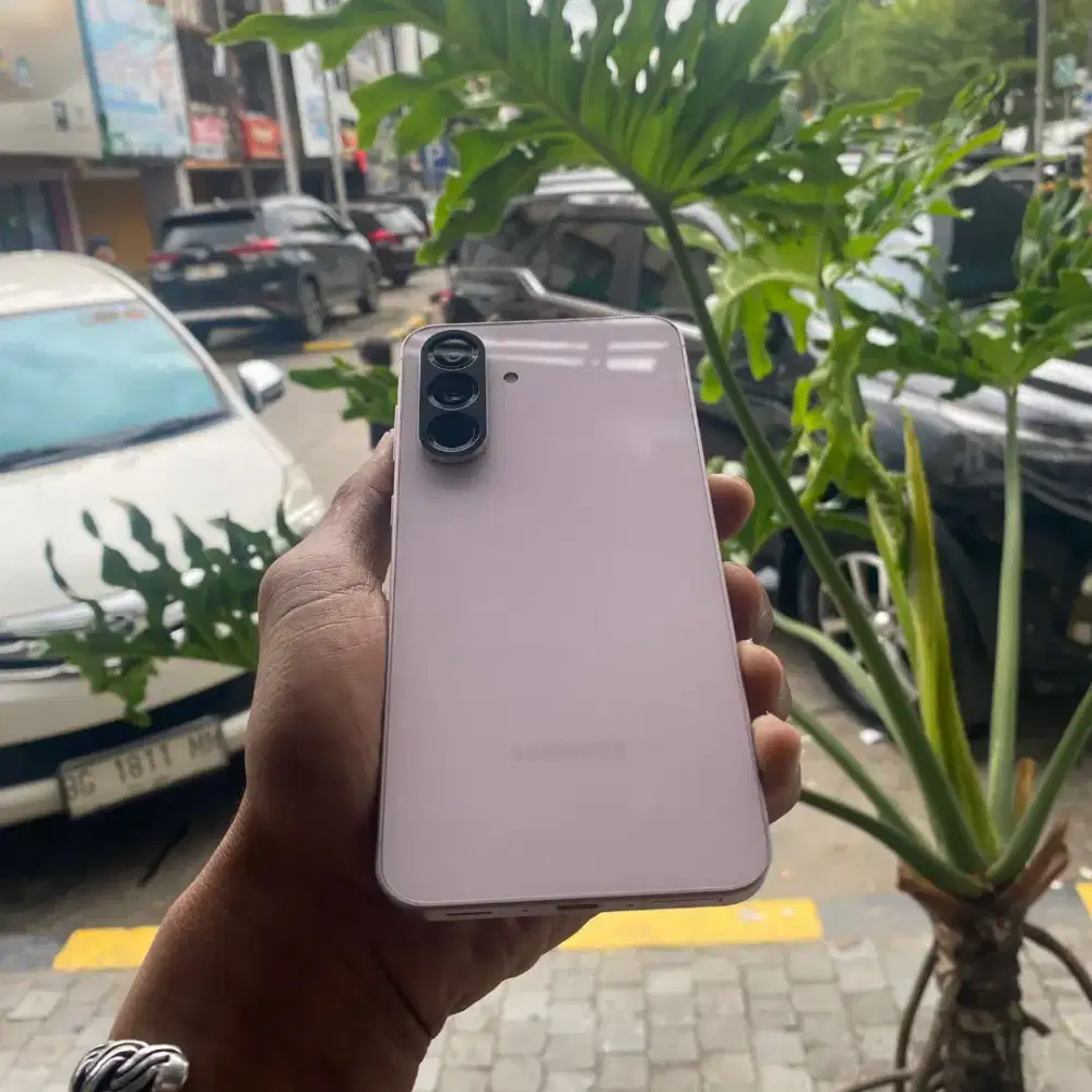 Samsung a56 5G 12/256gb