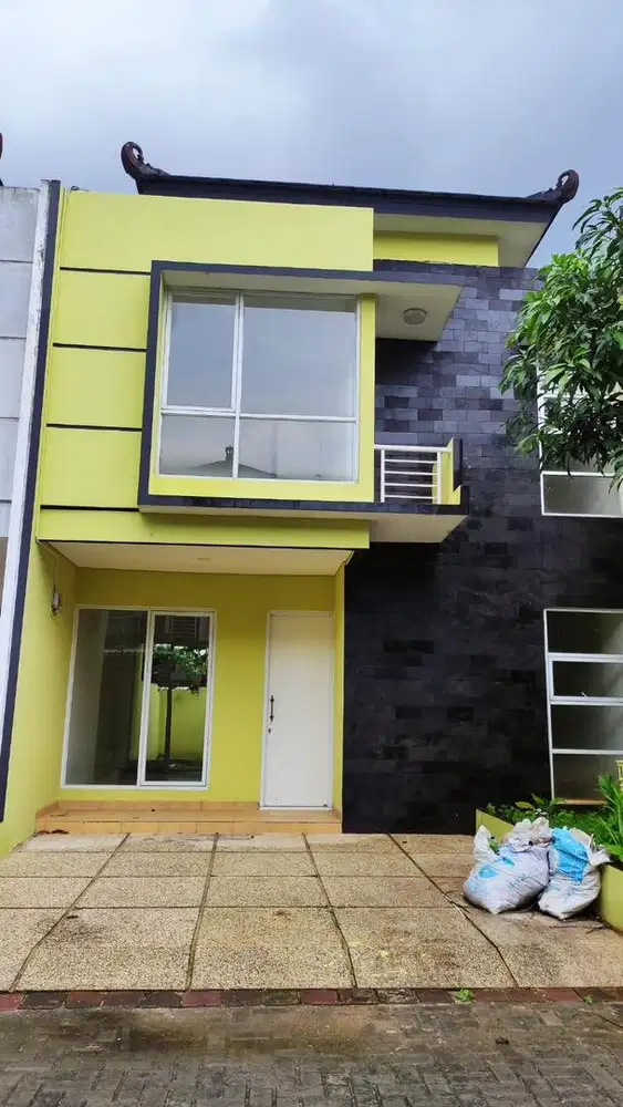 Rumah siap huni selangkah ke  stasiun LRT harja mukti