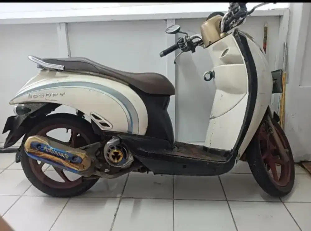 Dijual Honda scoppy 2010 ss lengkap pajak off