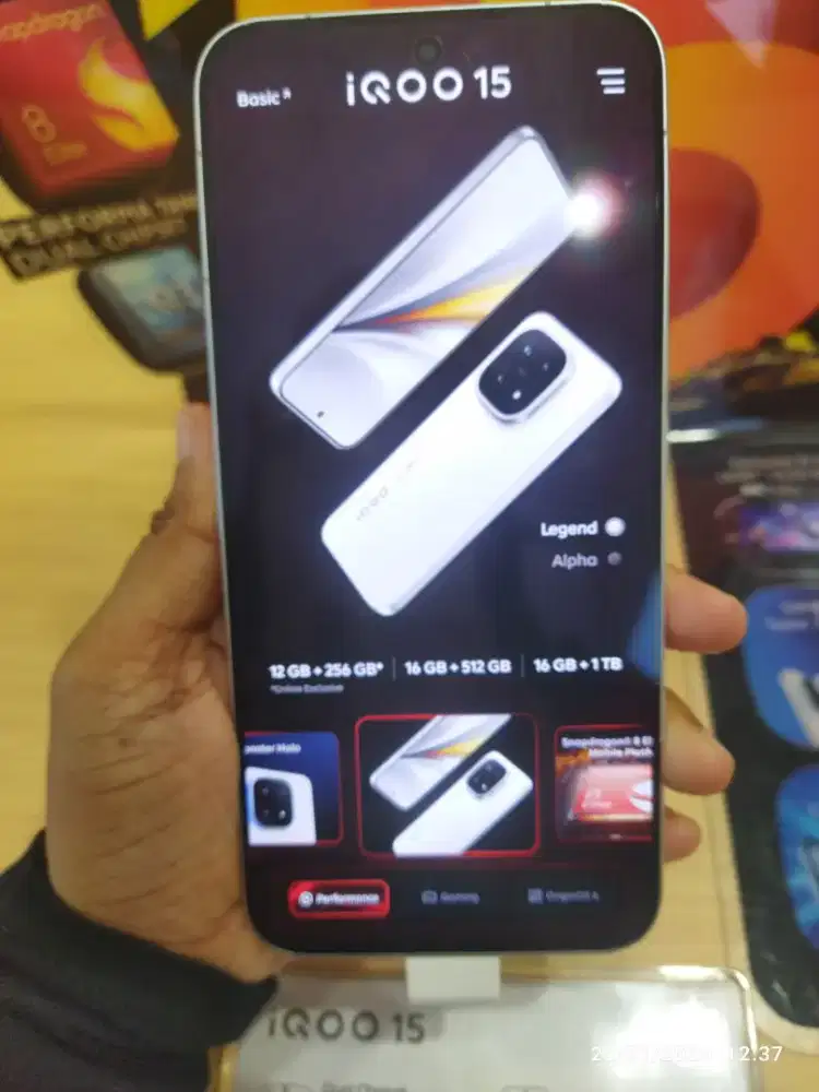 IQOO 15    16GB+16GB|512GB