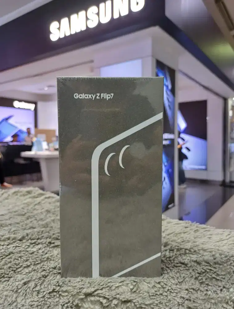 SAMSUNG Z FLIP 7 5G 12/512GB SEGEL GARANSI SEI