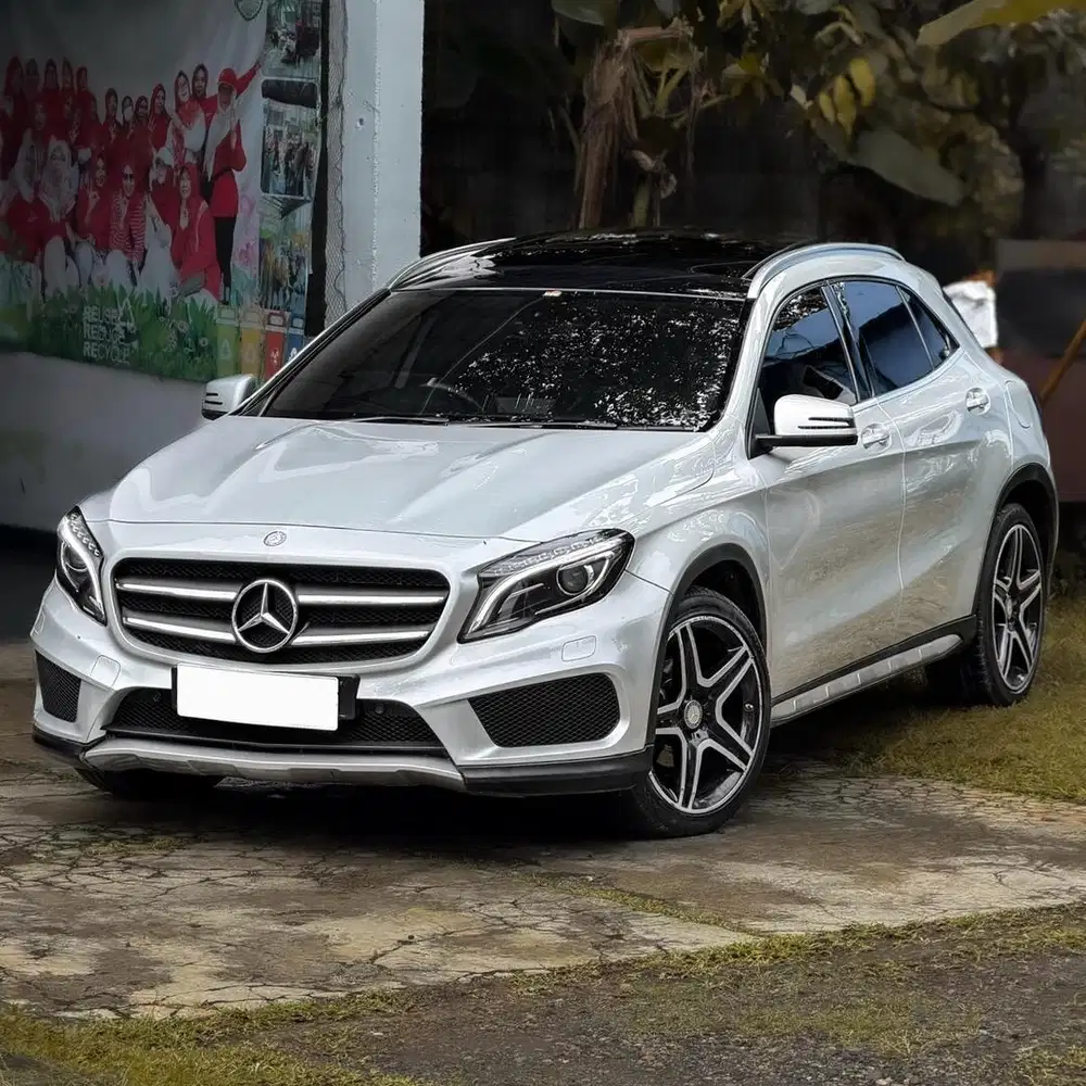 (CASH) Mercedes Benz GLA200 AMG 2014