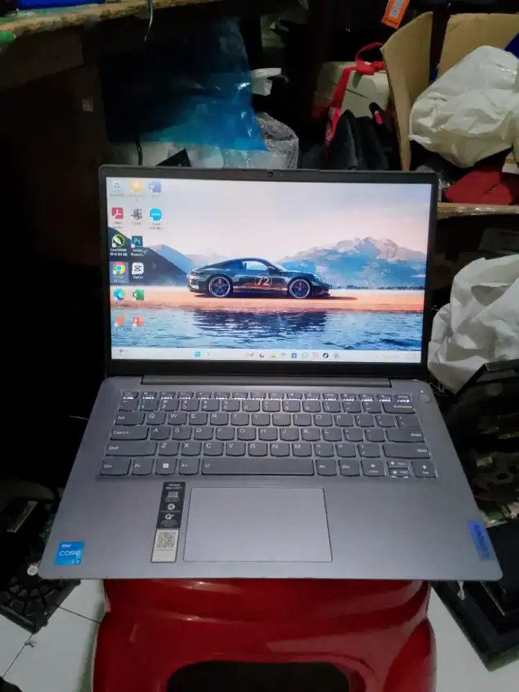 Laptop Lenovo Core i3 Gen 11, RAM 8GB, SSD NVMe + HDD, Bergaransi