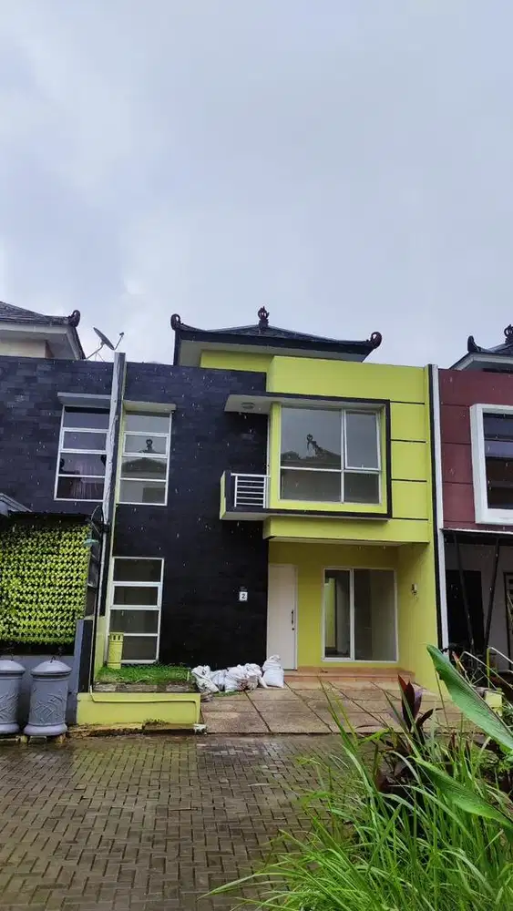 Dijual rumah 2 lantai siap huni dekat stasiun LRT Harjamukti