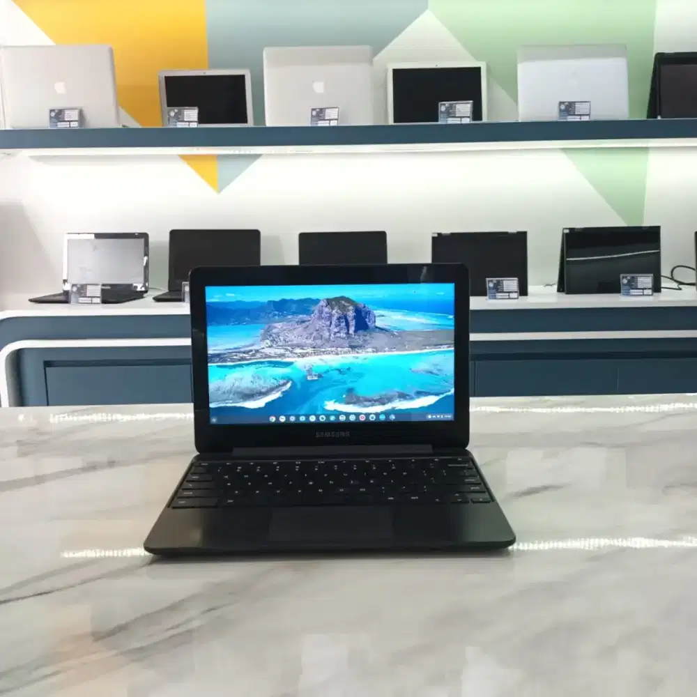 Laptop Editing Desain Lancar Samsung RAM 4GB SSD 16GB Siap Pakai