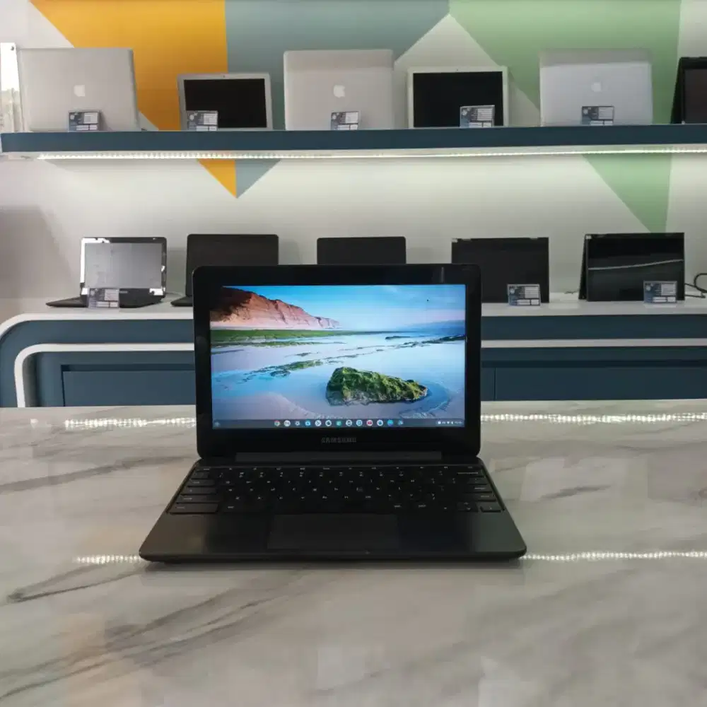 Laptop Kamera Jernih Support YouTube RAM 4GB SSD 16GB Bisa COD