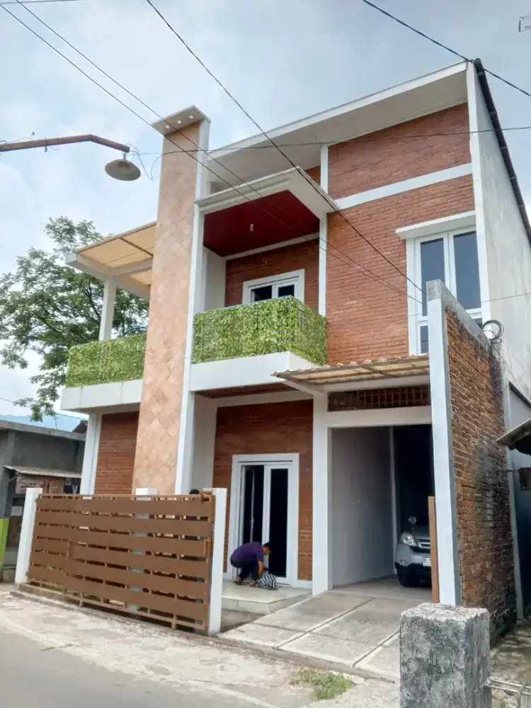 RUMAH ESTETIK DIJUAL
