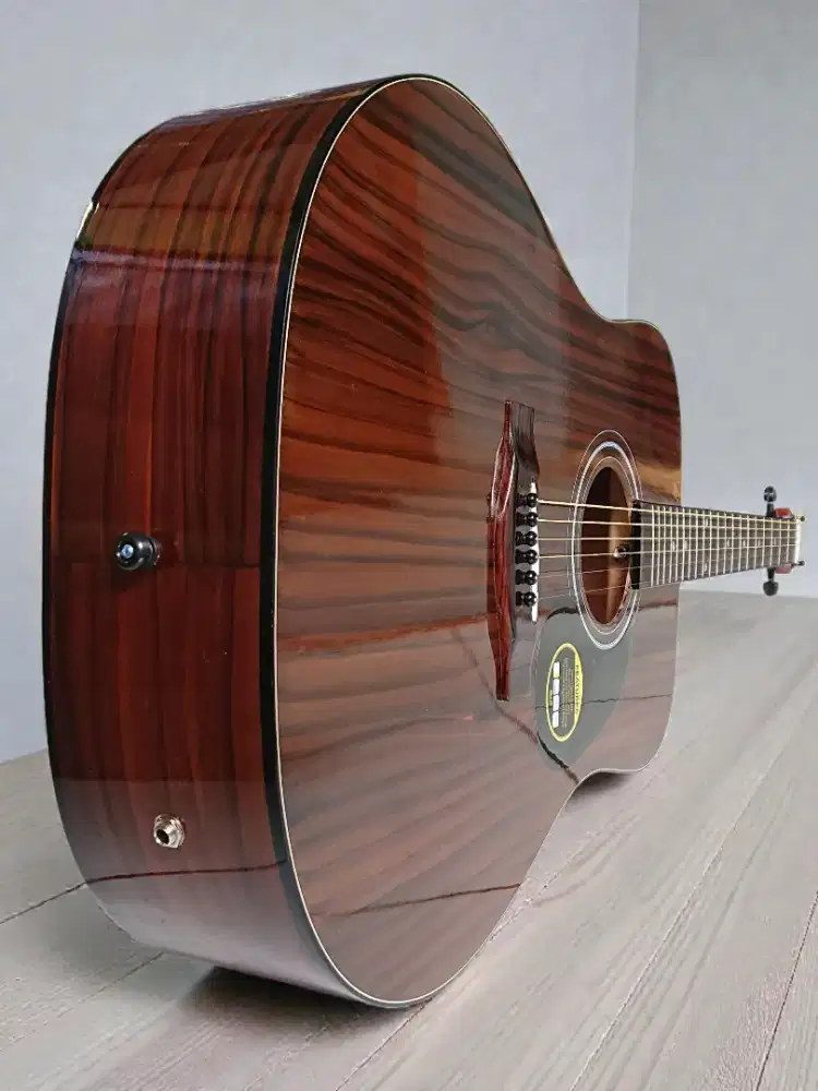 Gitar akustik elektrik Cort