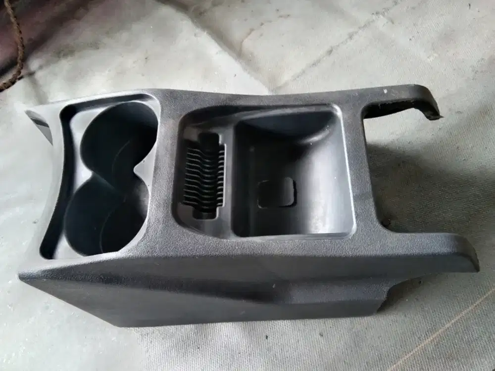 Console box Sigra/Calya