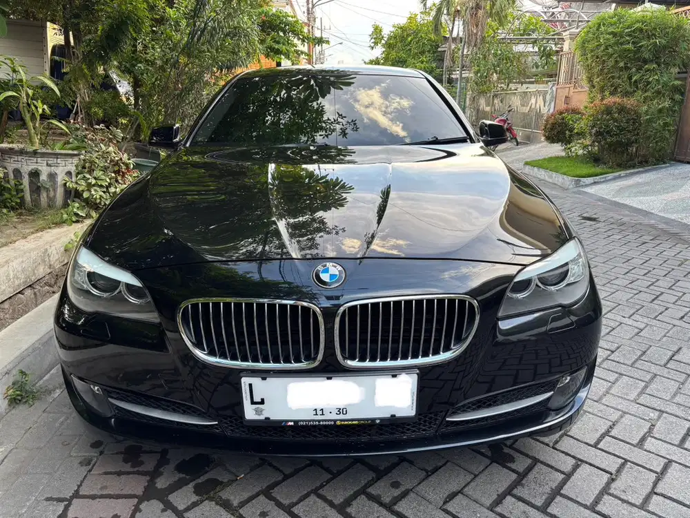 BMW F10 523i 2010 Km50rb lgsg pakai tdk perlu perbaikan