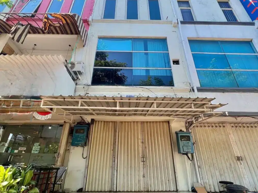 Disewakan ruko 3 lantai area gubeng