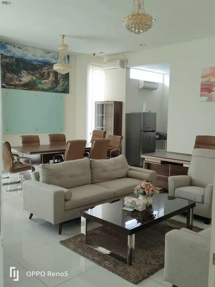 Dijual Rumah di Jalan Boulevard Bisa Buat Usaha di Kota Wisata Cibubur