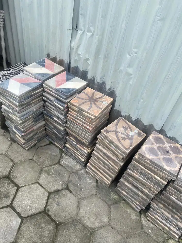 tegel kunci motif borongan