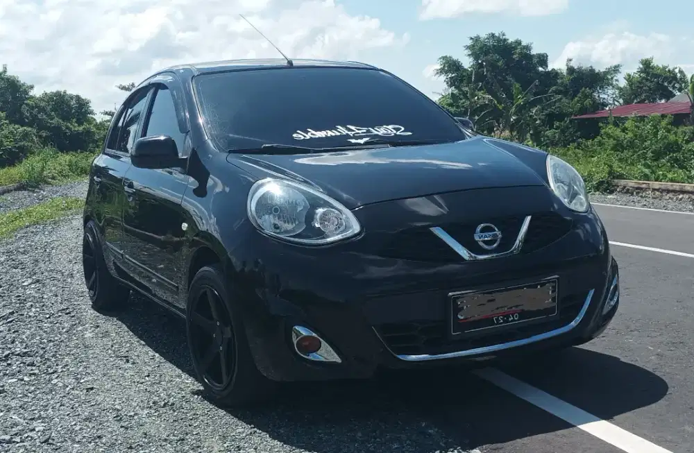 Nissan March 1.5 XS Bensin-MT 2014 istimewa