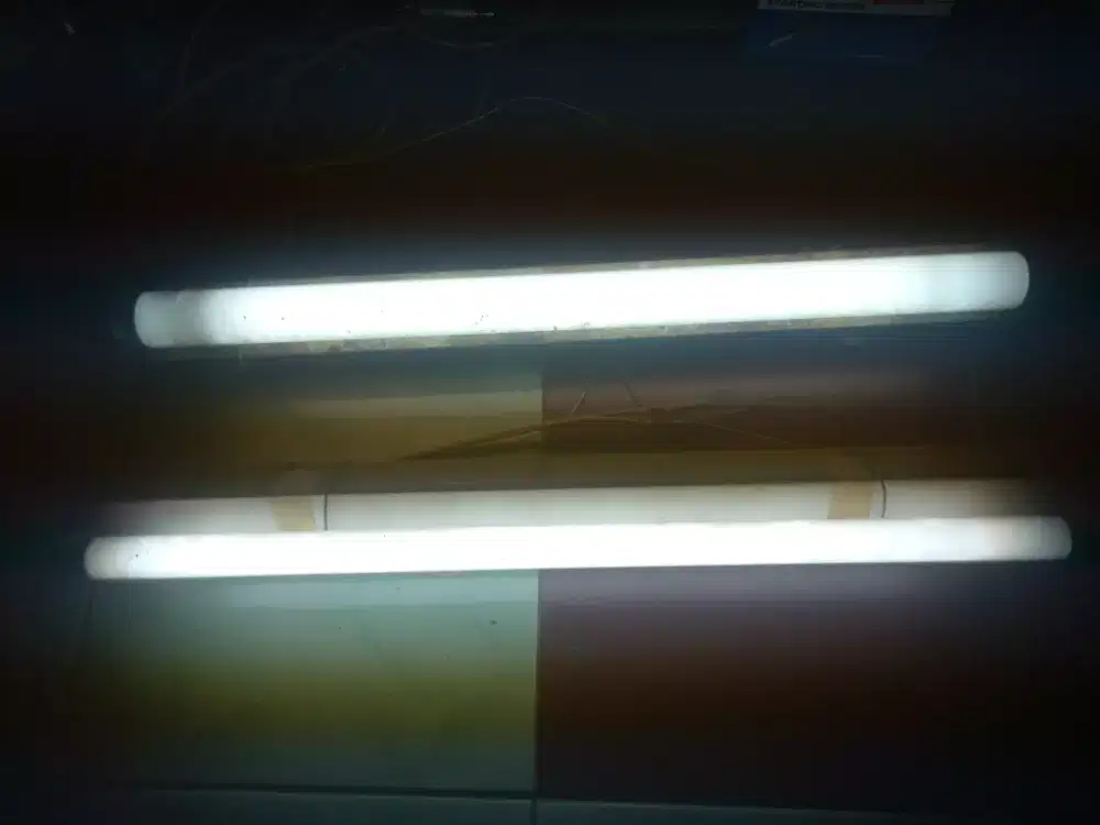 LAMPU NEON 20 WATT NYALA SEMUA 2 BIJI 50 RIBU