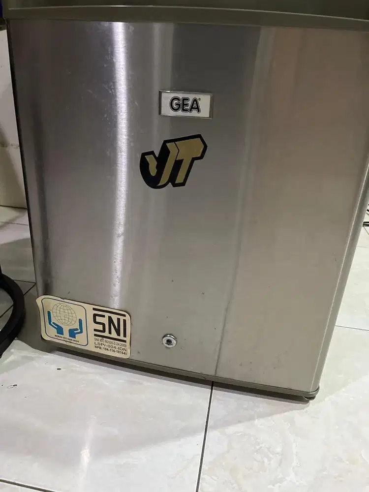 Jual kulkas bar second gea