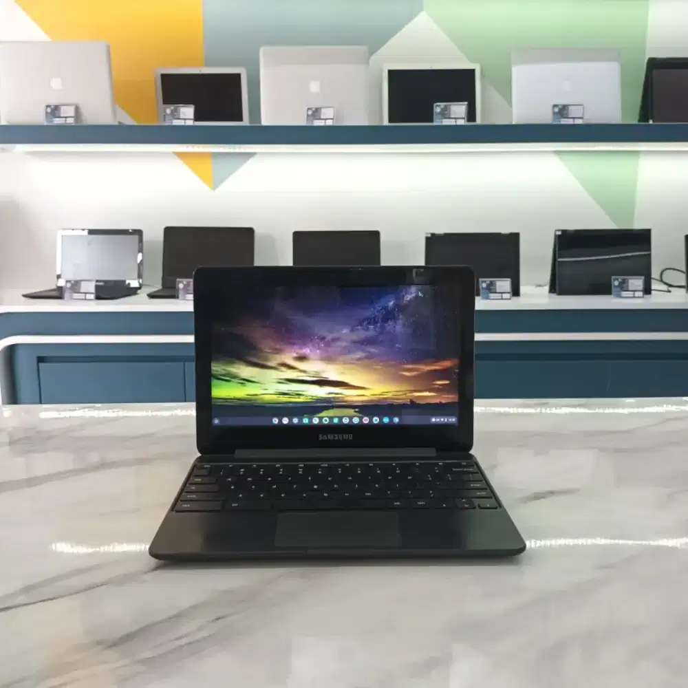 (S02)Laptop Ringan Support Playstore Samsung RAM 4GB SSD 16GB bisa cod