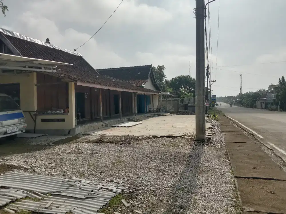 Rumah Joglo dan pekarangan di jual