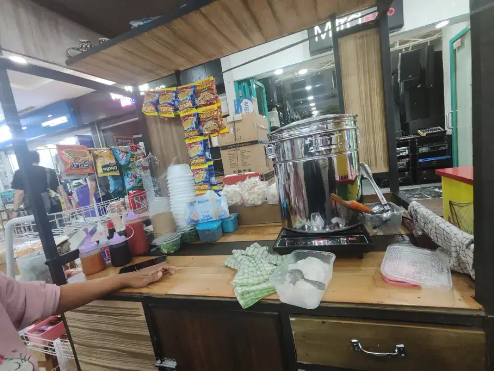 Jagain cilok dan dimsum