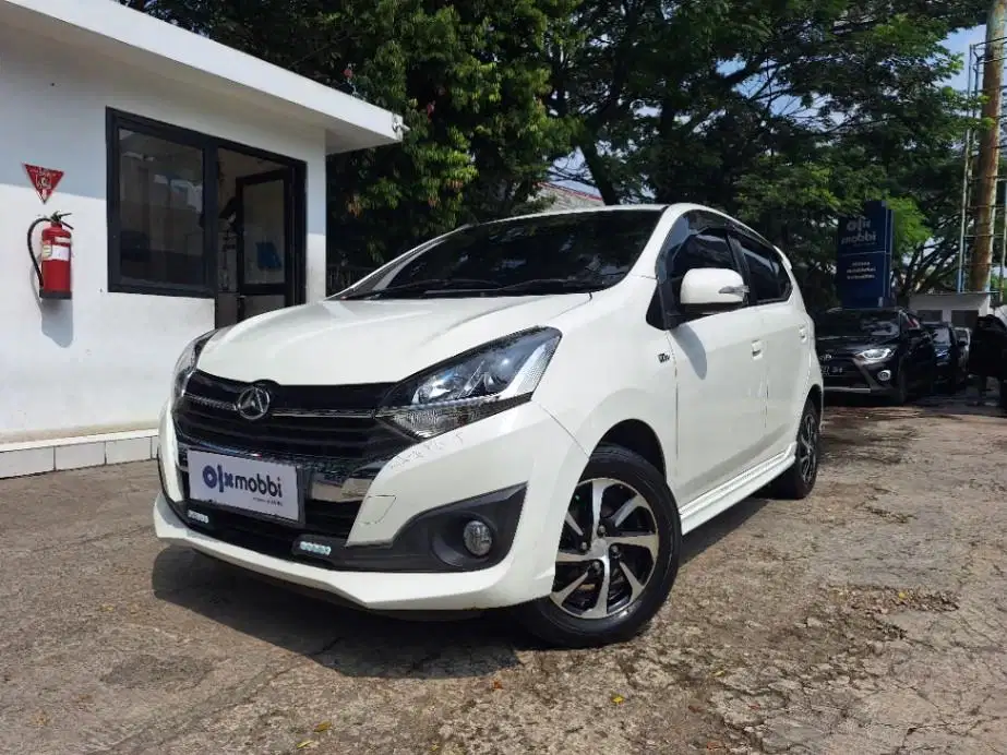 DP MURAH Daihatsu Ayla 1.2 R Bensin-MT 2018 Putih CFIJB