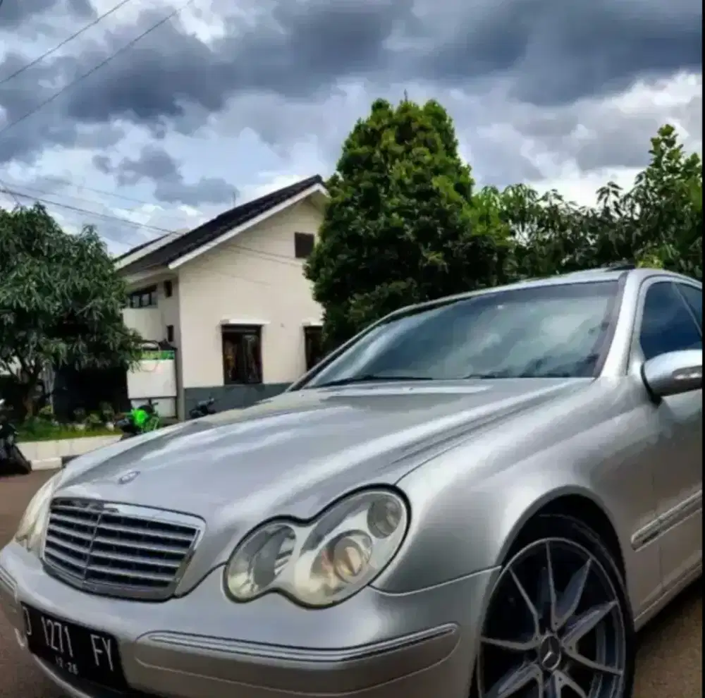 Mercedes-Benz W203 C240 2001 Bensin