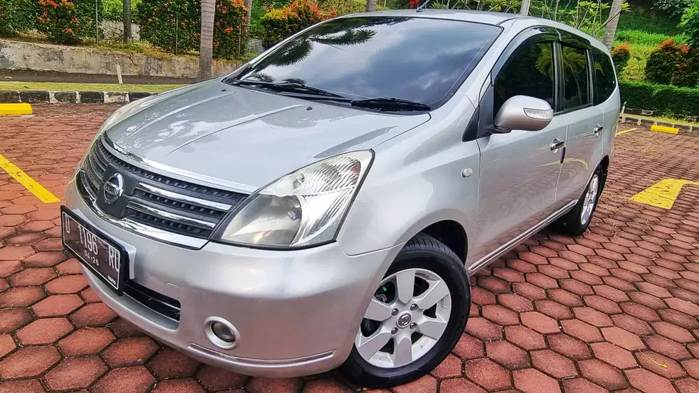 Nissan Grand livina 2011 Bensin