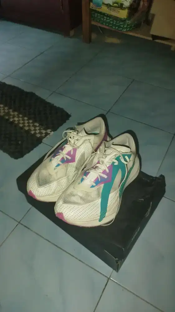 Jual sepatu Lari SPECS Coanda