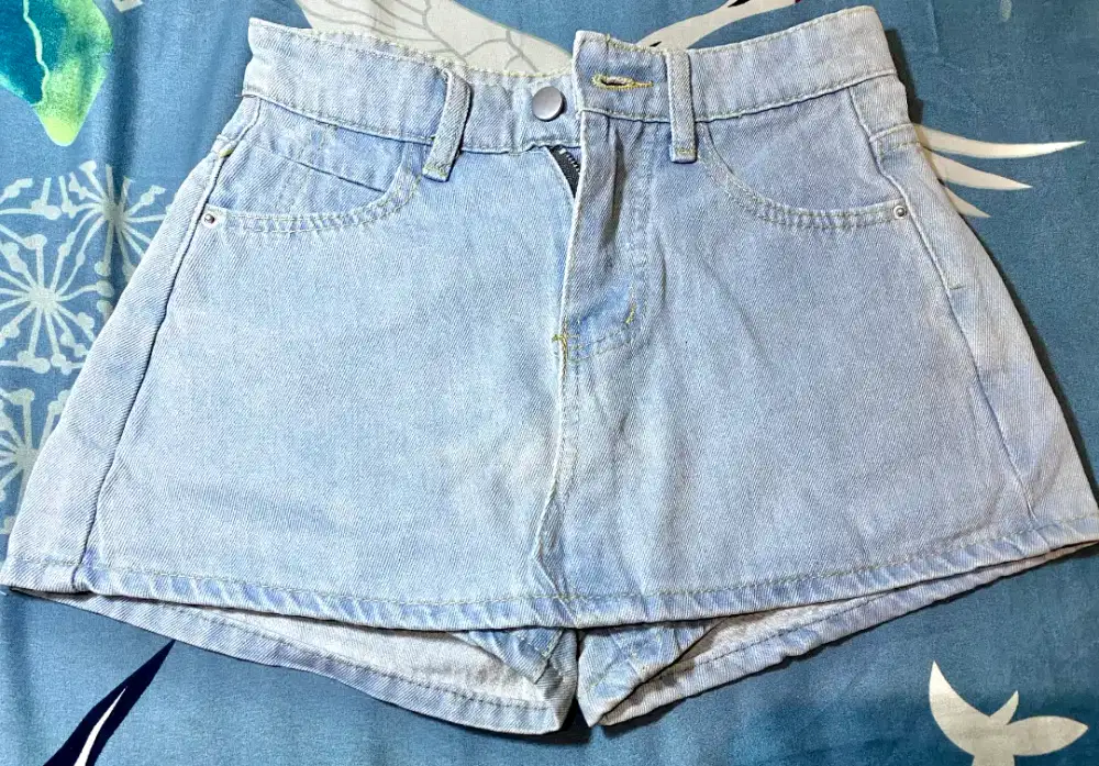 Celana Jeans Pendek Wanita