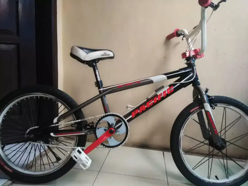 sepeda BMX Pacific uk 20