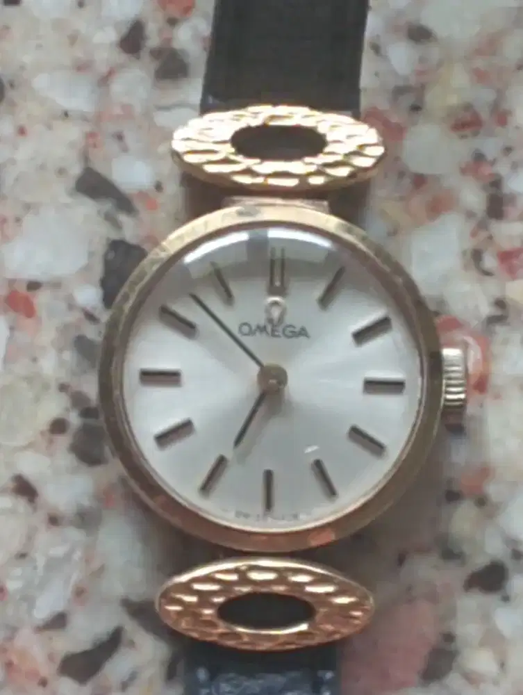 Jam tangan ori Omega