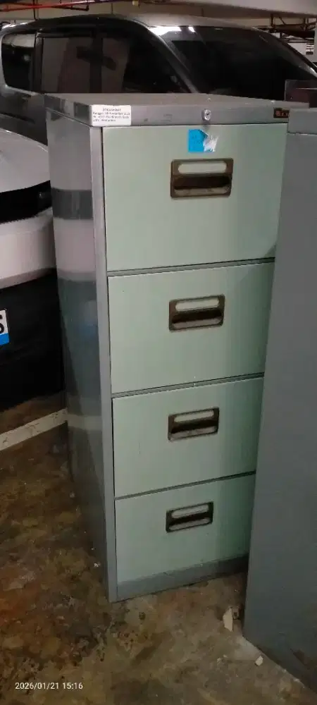 Filling kabinet 4 laci merk lion bekas murah