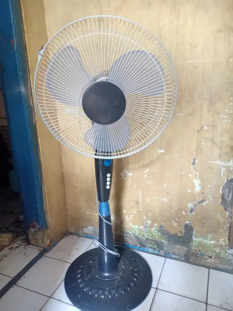Jual kipas angin berdiri merk yasaka Japan orsinilan normal
