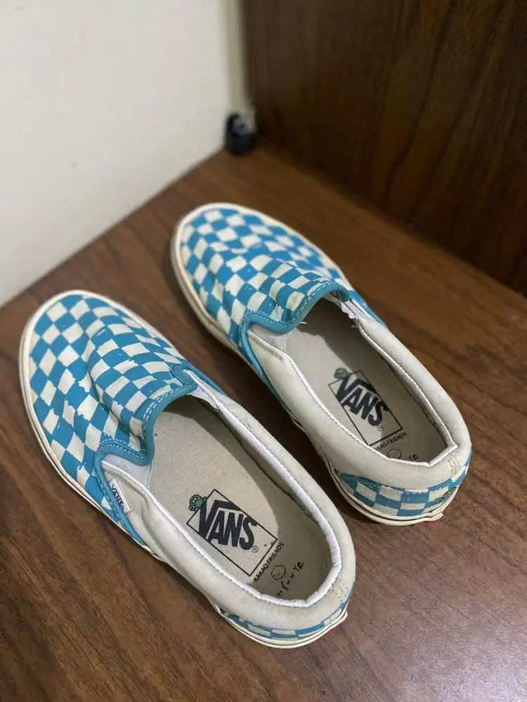 SEPATU VANS SLIP ON KAKAO FRIENDS