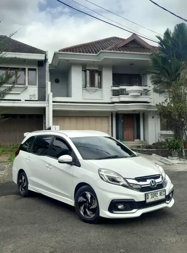 Honda mobilio rs at