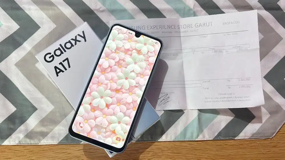 Samsung A17 second like new