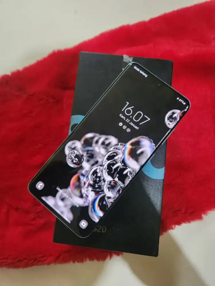 Samsung s20 8/128
Fulset
No minus