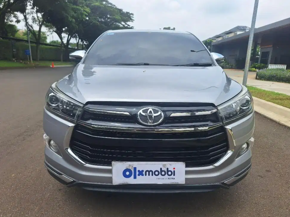 LOW DP Toyota Kijang Innova 2.0 Venturer Bensin-AT 2018 KKW