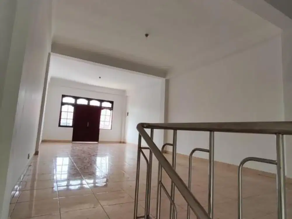 3 Story Shop For Rent On Main Road, West Gatsu, Denpasar